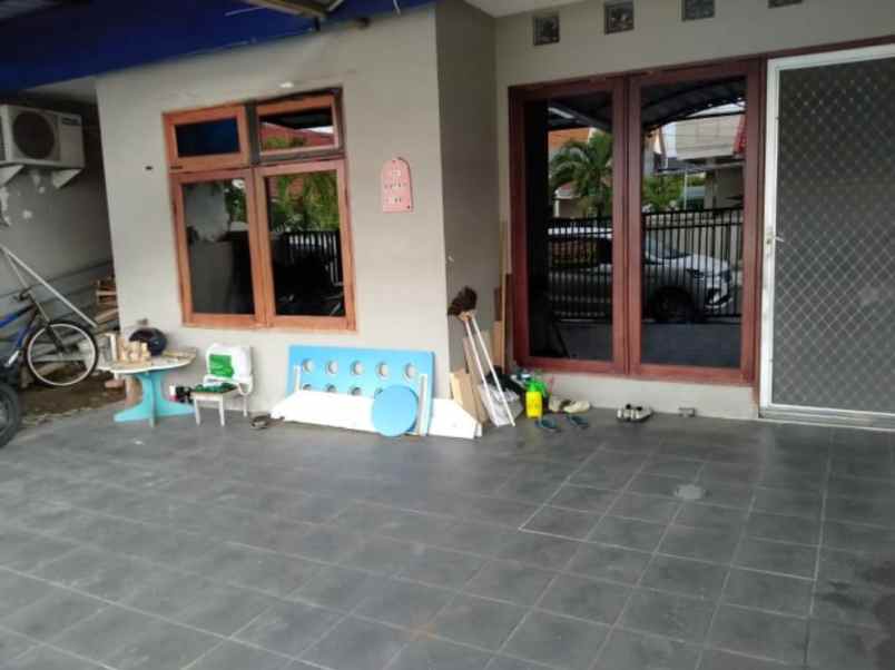 dijual rumah nirwana eksekutif