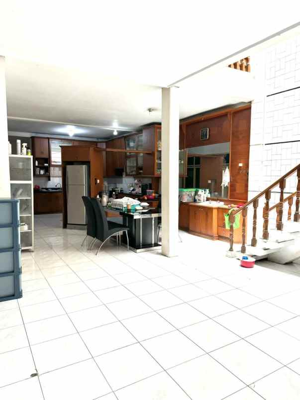 dijual rumah nyengseret