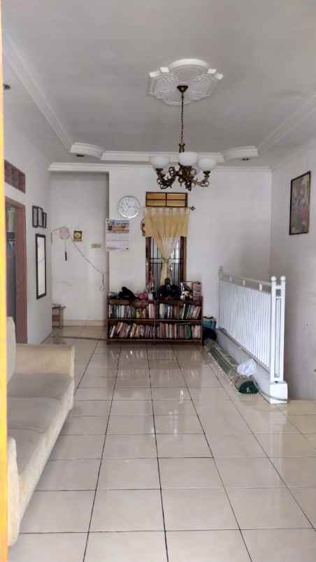 dijual rumah padasuka