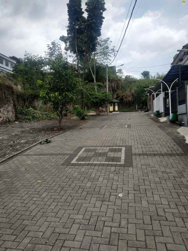 dijual rumah padasuka ideal