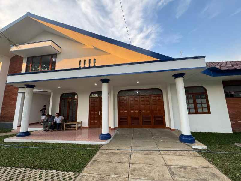 dijual rumah pahlawan