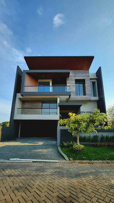 dijual rumah pakuwon indah