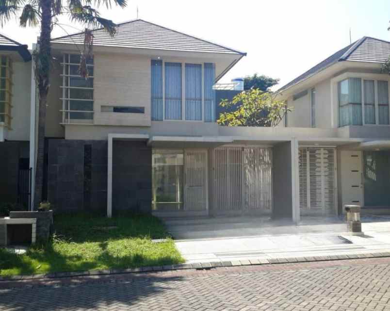 dijual rumah pakuwon indah the mansion