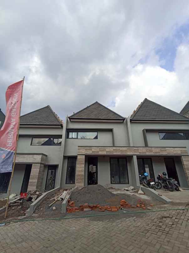 dijual rumah permata garden regency