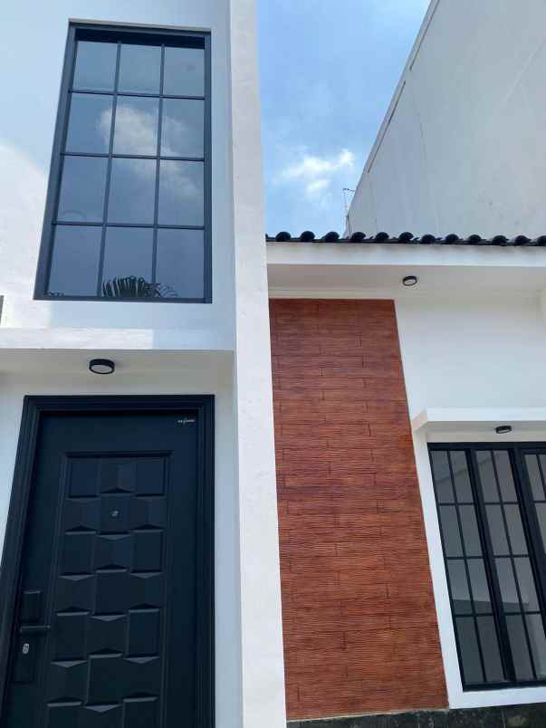 dijual rumah perum graha harapan