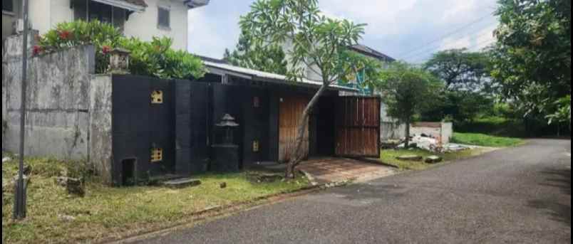 dijual rumah perumahan dukuh bima