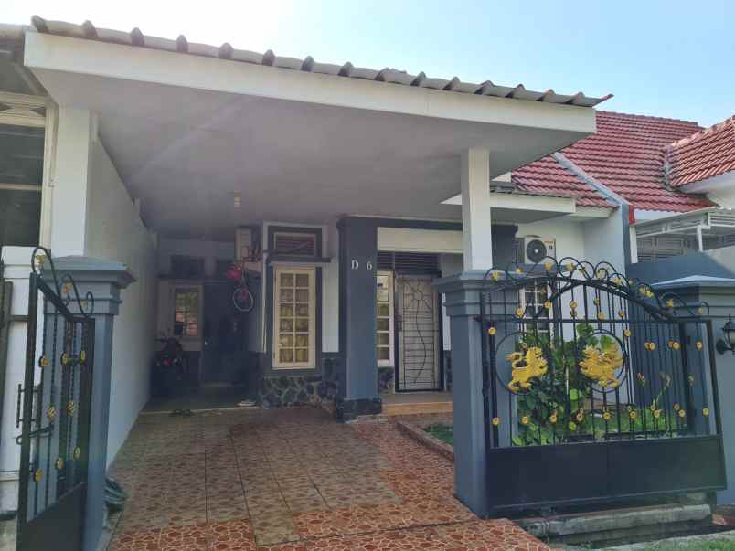 dijual rumah perumahan graha kalimas