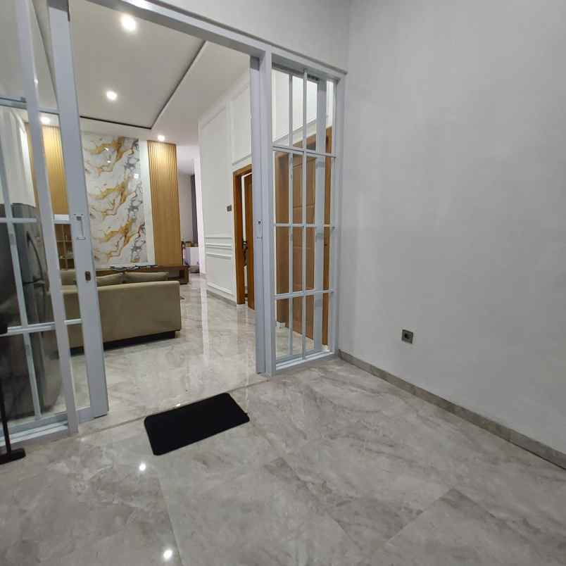 dijual rumah perumahan monalisa