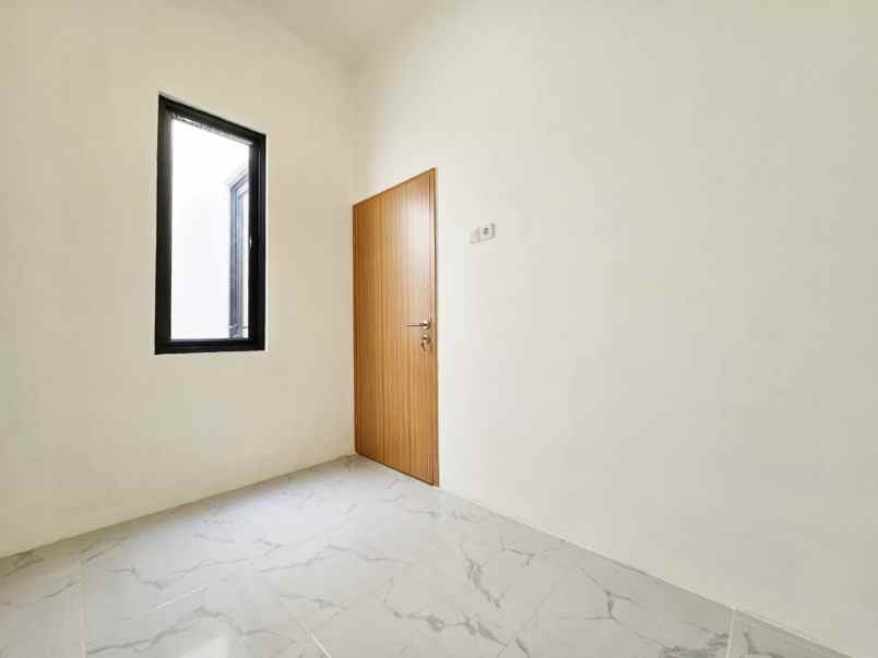 dijual rumah perumahan taman harapan