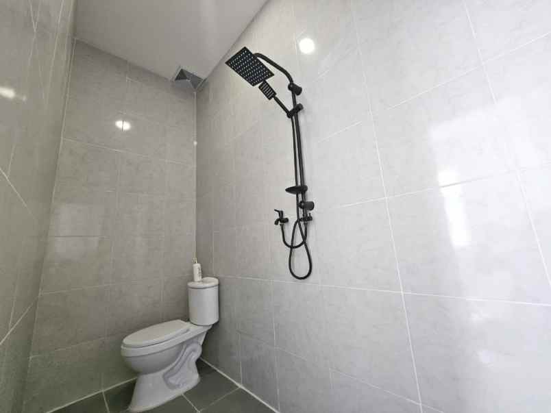 dijual rumah perumahan taman harapan