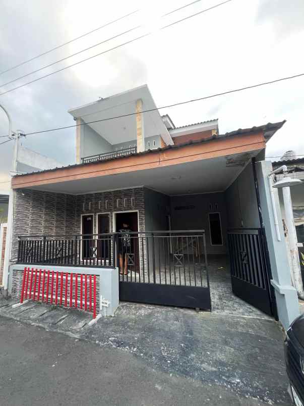 dijual rumah perumnas banyumanik