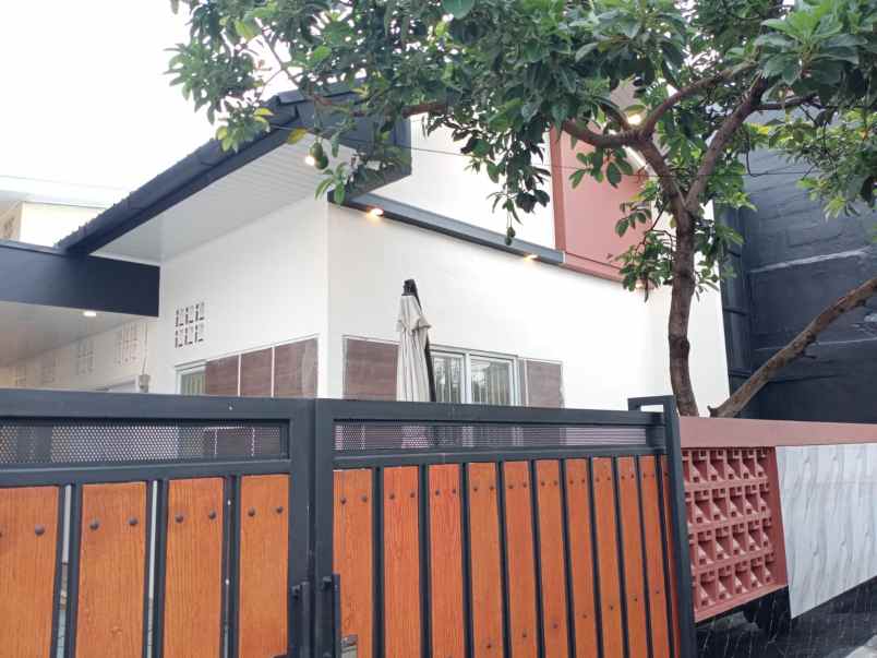 dijual rumah perumnas depok 1