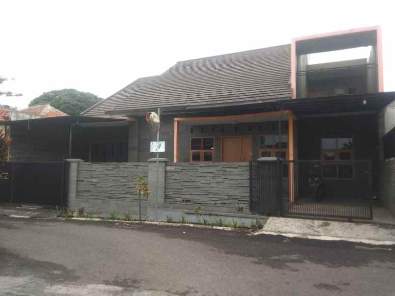 dijual rumah pesantren