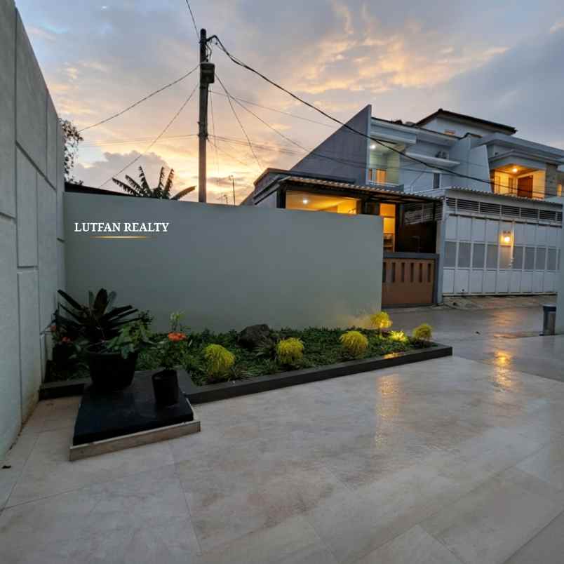 dijual rumah poltangan