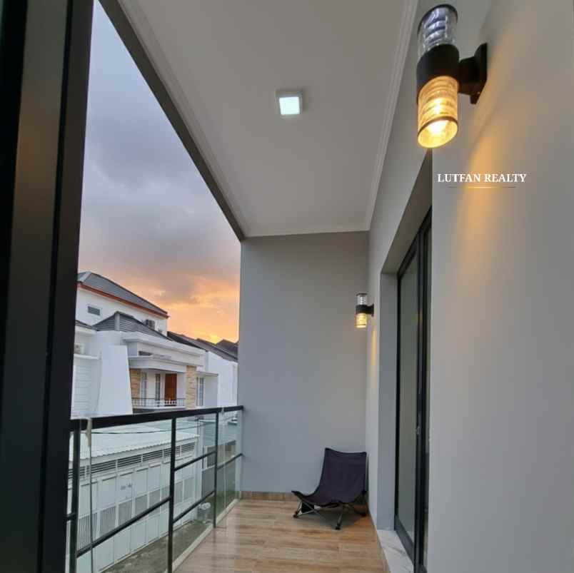 dijual rumah poltangan