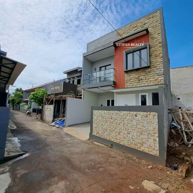dijual rumah poltangan