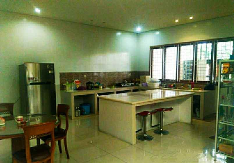 dijual rumah pondok gede