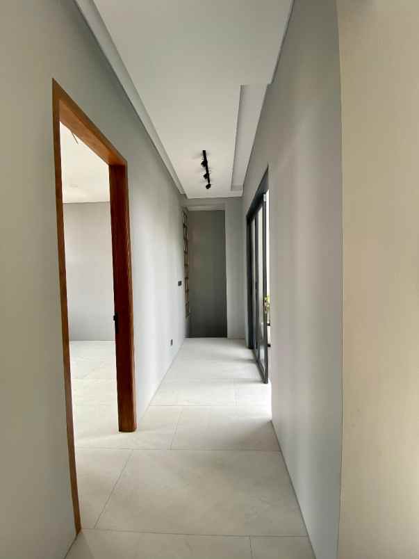 dijual rumah pondok indah