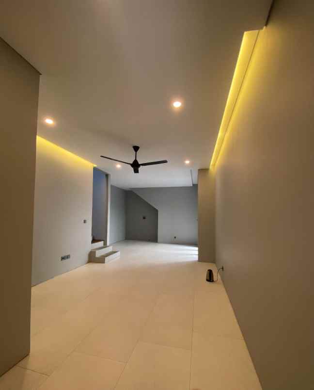 dijual rumah pondok indah