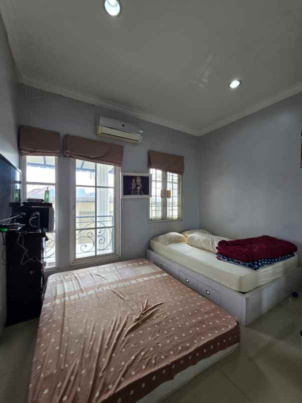 dijual rumah pondok kelapa