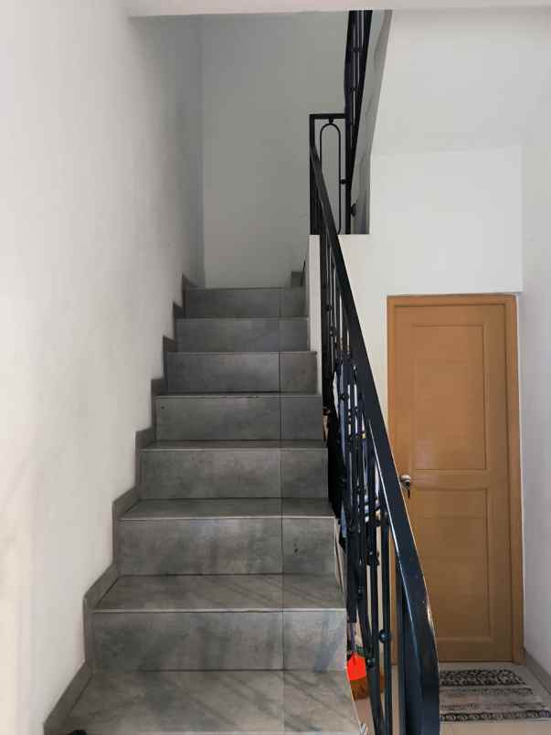 dijual rumah pondok pekayon indah