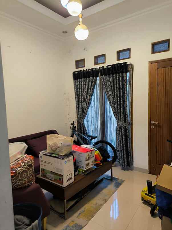 dijual rumah pondok pekayon indah
