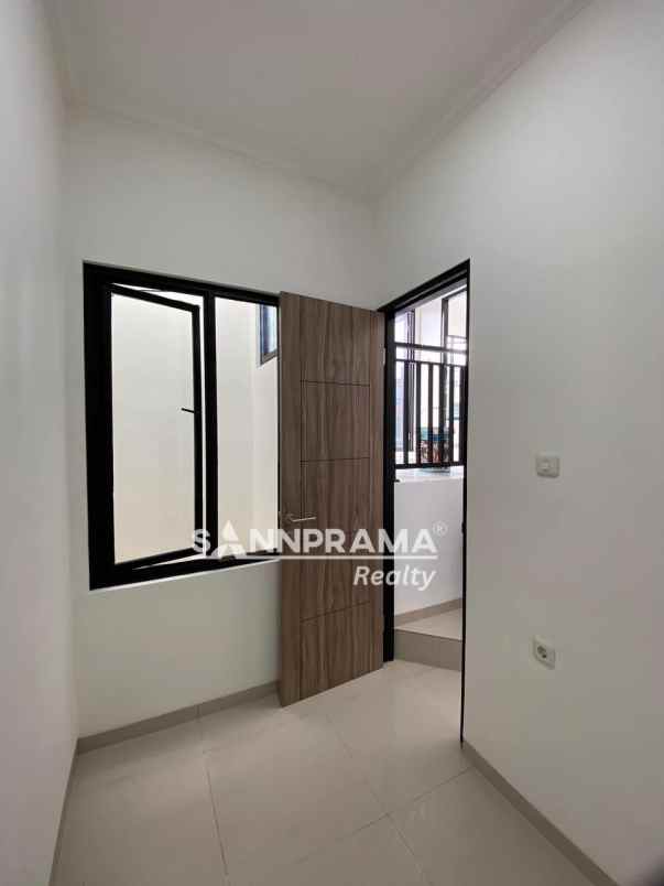 dijual rumah pondok petir