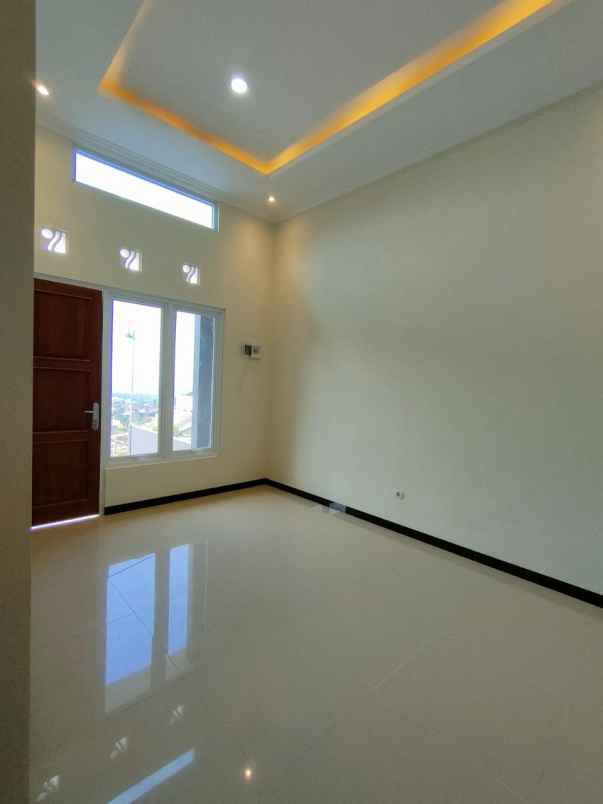 dijual rumah pudakpayung