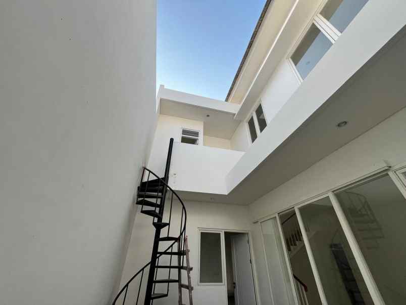 dijual rumah puri indah ketintang