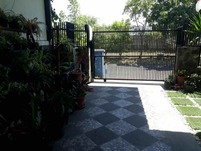 dijual rumah puri surya jaya