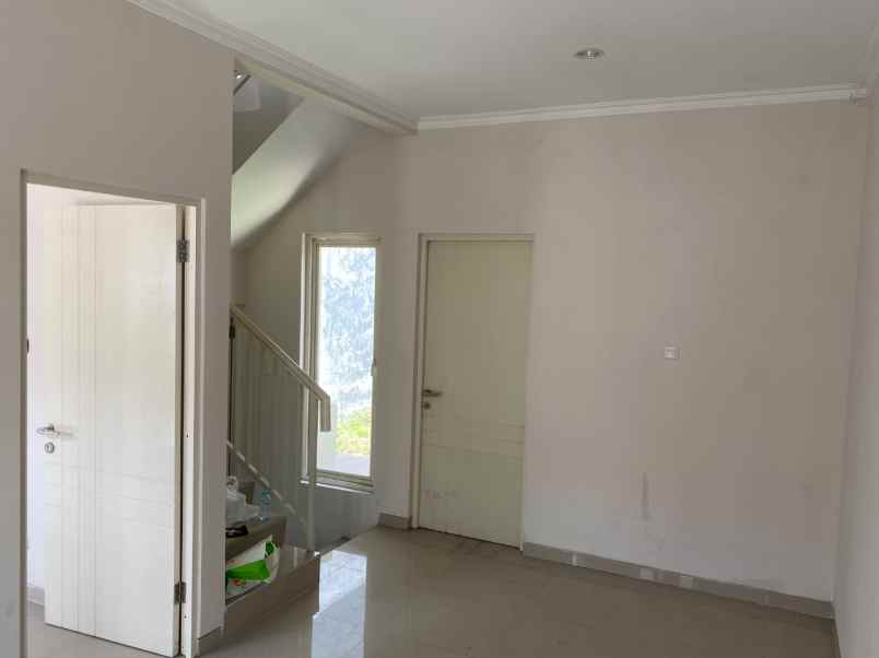 dijual rumah puri surya jaya