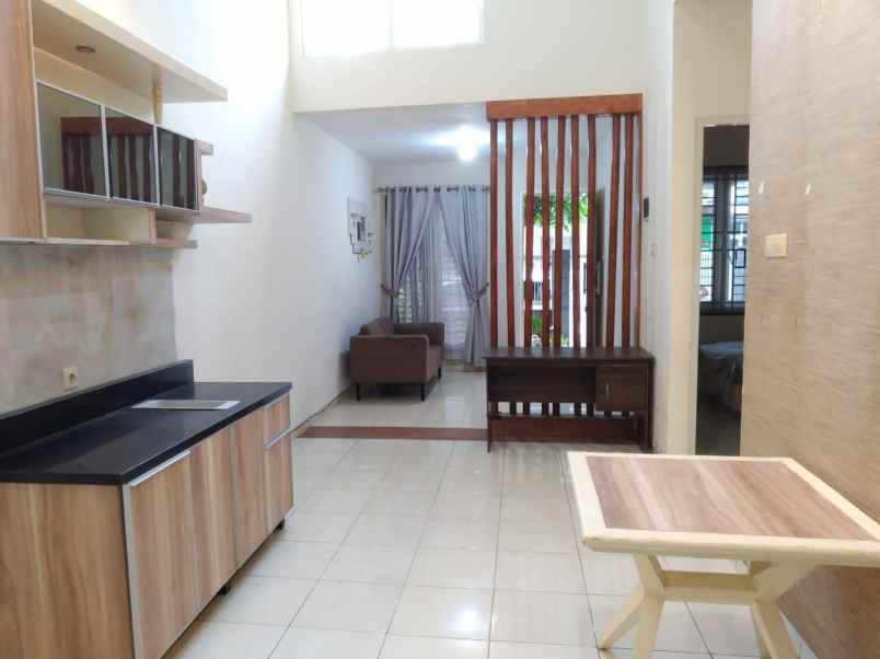 dijual rumah purimas