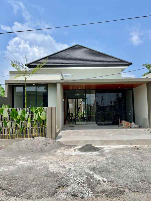 dijual rumah purwomartani kalasan sleman