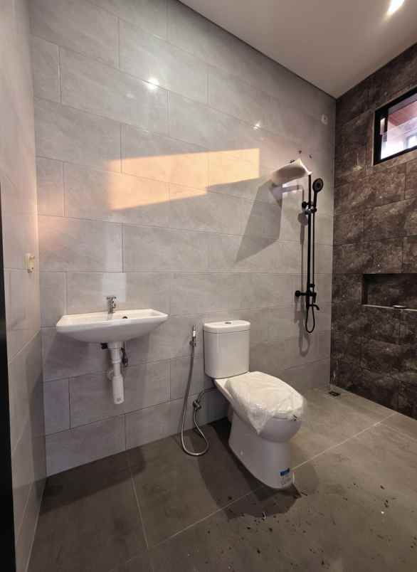 dijual rumah rawamangun jaktim