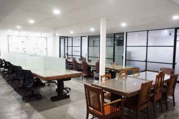 dijual rumah raya lidah wetan