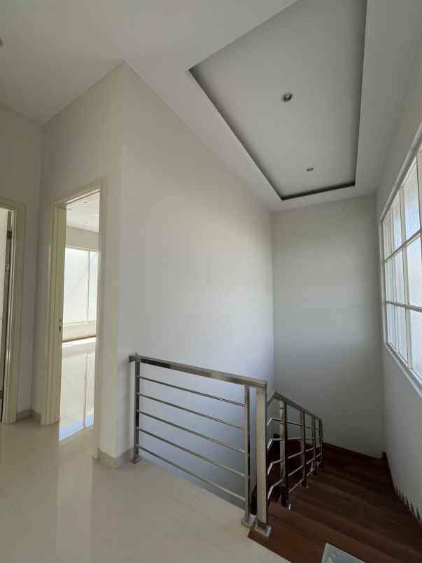 dijual rumah regency 21