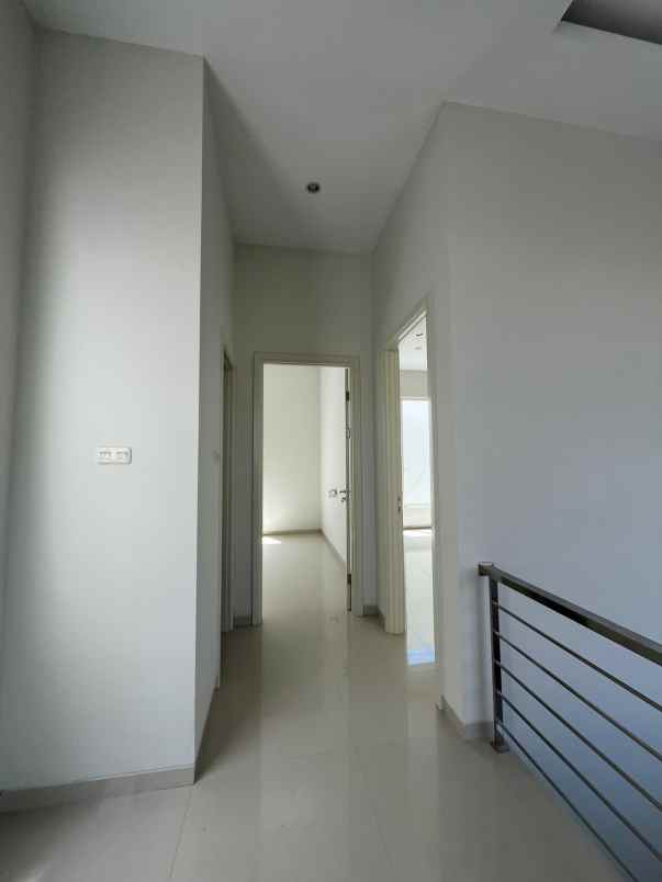 dijual rumah regency 21