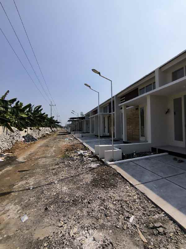 dijual rumah rungkut upn