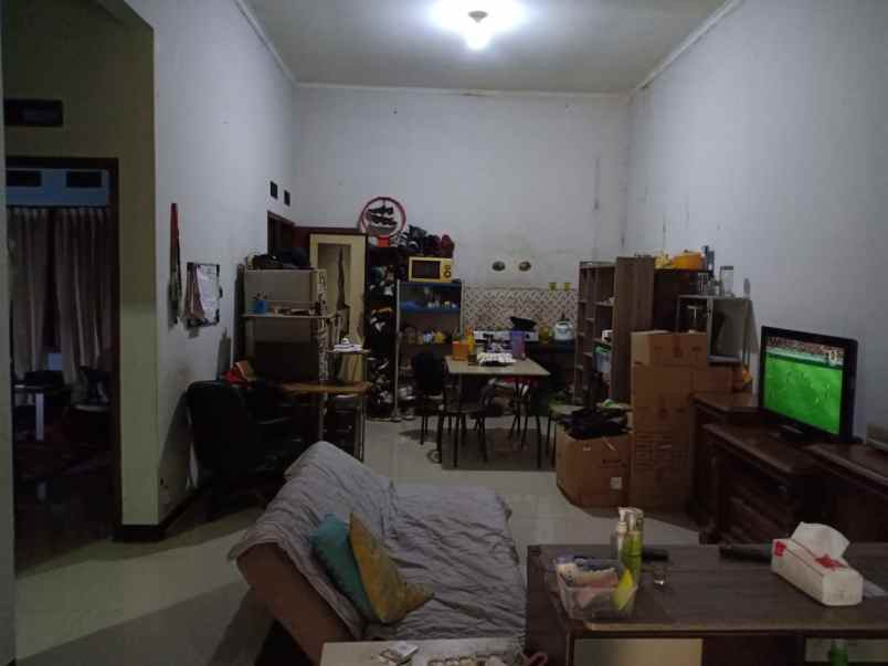 dijual rumah sariwangi