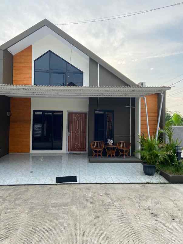 dijual rumah sawangan depok
