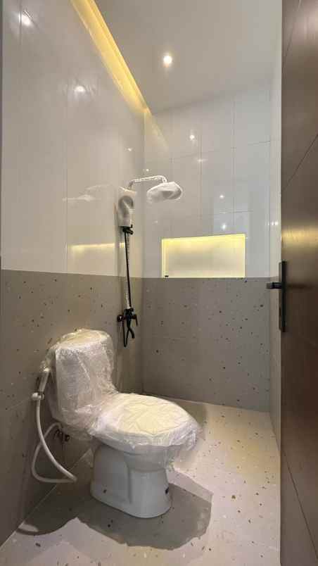 dijual rumah sayegan