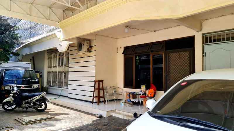 dijual rumah second mewah manyar kertoarjo surabaya