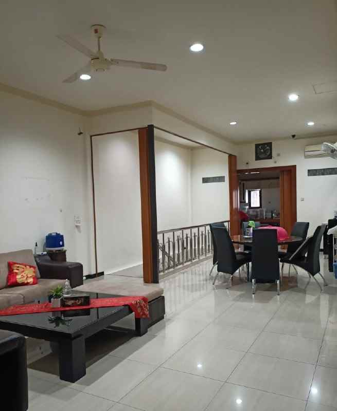 dijual rumah second mewah manyar kertoarjo surabaya