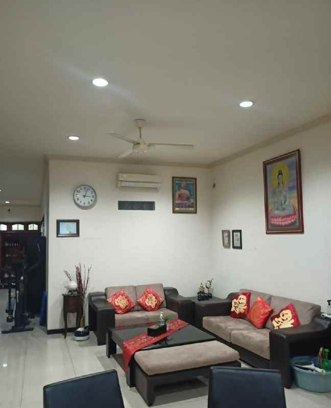 dijual rumah second mewah manyar kertoarjo surabaya