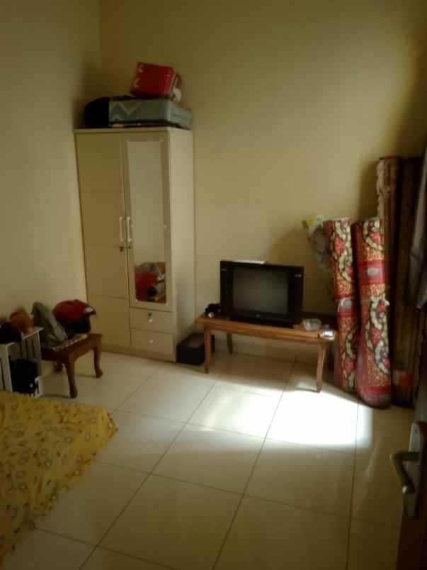 dijual rumah secondary strategis di pancoran mas depok