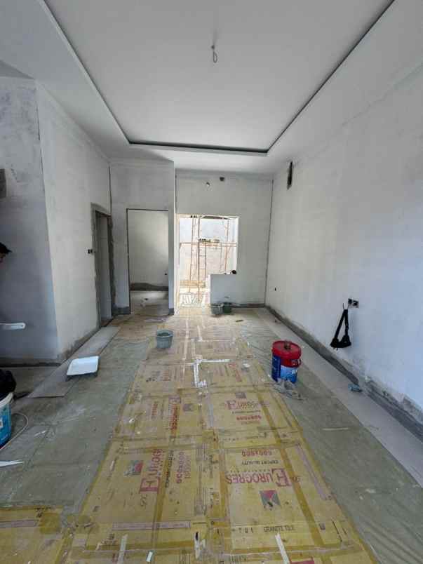 dijual rumah selangkah ke lrt cikunir 2