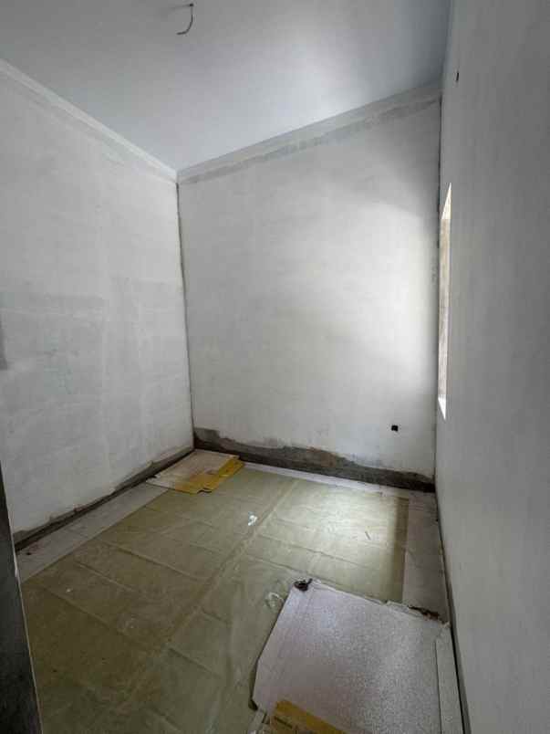 dijual rumah selangkah ke lrt cikunir 2