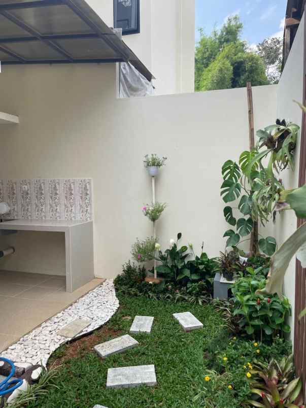 dijual rumah selangkah ke lrt cikunir 2
