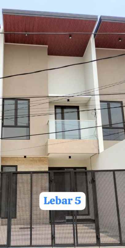 dijual rumah semampir