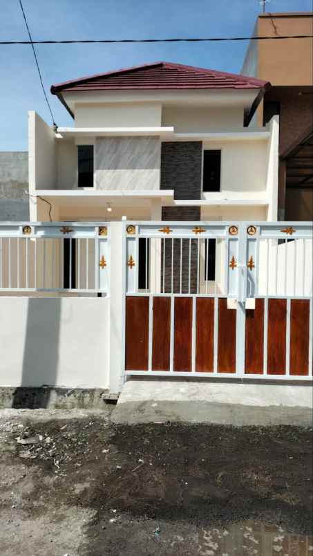 dijual rumah semampir barat